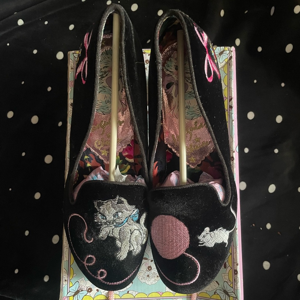 Irregular Choice Fuzzy Peg- size 43, black, EUC